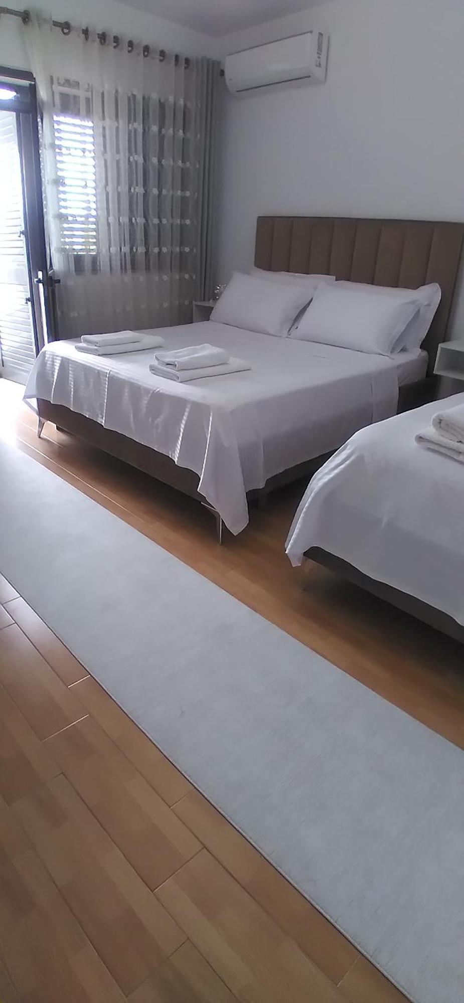 Vila Nela Shkodër エクステリア 写真